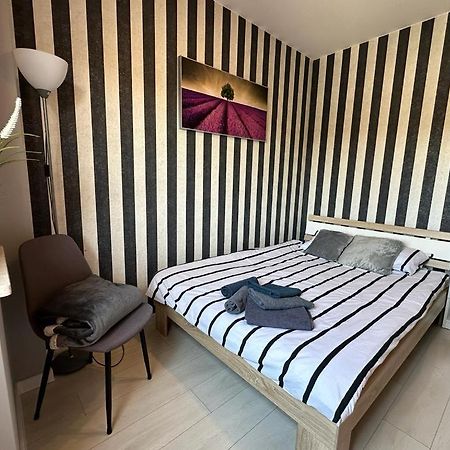 Premium Centrum 900M Targi Kielce 4 Km المظهر الخارجي الصورة