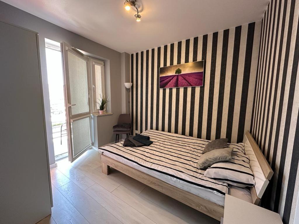 Premium Centrum 900M Targi Kielce 4 Km المظهر الخارجي الصورة